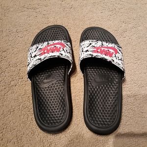 Nike slides size 7 womens